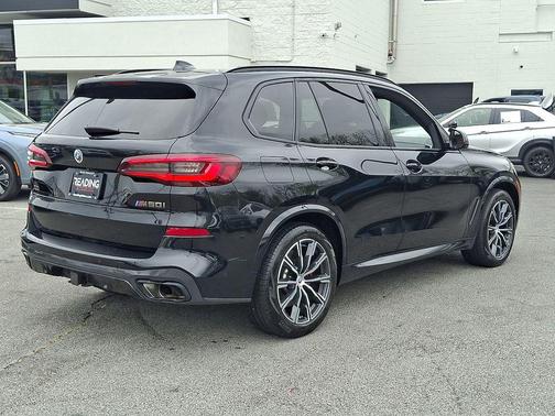 Black Sapphire Metallic 2023 BMW X5 M50i