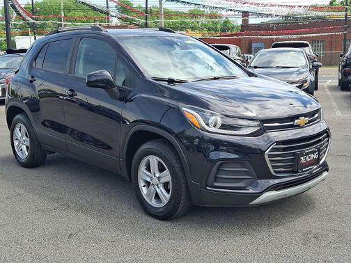 Midnight Blue Metallic 2022 Chevrolet Trax LT