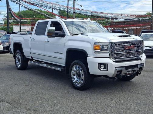 Summit White 2019 GMC Sierra 2500 Denali