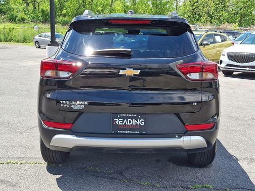 Mosaic Black Metallic 2025 Chevrolet Trailblazer LT