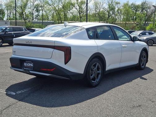 Snow White Pearl 2025 Kia K4 LXS