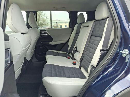 Cosmic Blue Metallic 2026 Mitsubishi Outlander SE 1.5T S-AWC