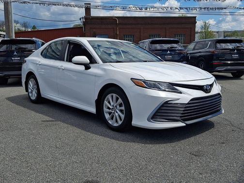 Ice Cap 2024 Toyota Camry LE