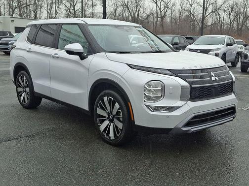 White Diamond 2026 Mitsubishi Outlander SE 1.5T S-AWC