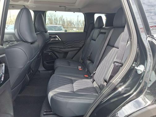 Black Diamond 2026 Mitsubishi Outlander SEL 1.5T S-AWC