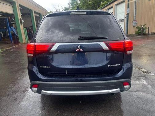 2017 Mitsubishi Outlander ES
