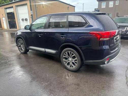 2017 Mitsubishi Outlander ES