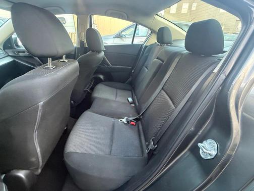 2013 Mazda Mazda3 i Touring