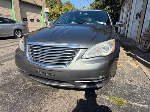 2013 Chrysler 200 Limited