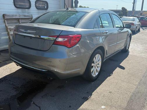2013 Chrysler 200 Limited