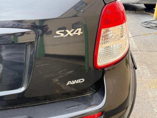 2012 Suzuki SX4 Tech Valu Pkg (NAV)