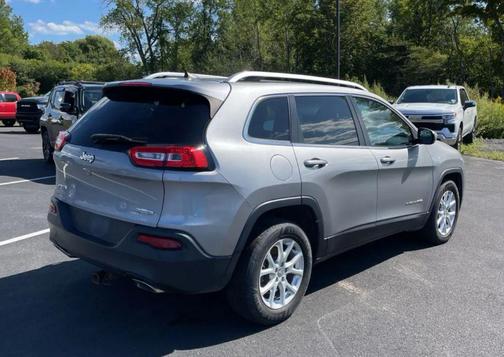 2016 Jeep Cherokee Sport
