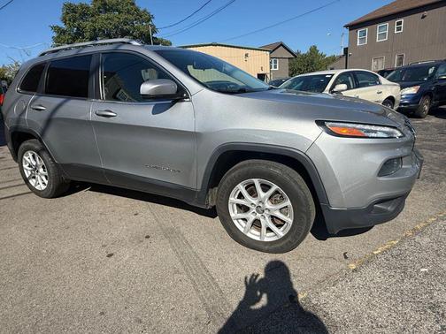 2016 Jeep Cherokee Sport