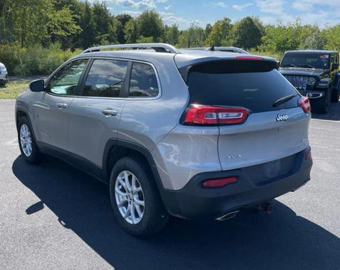 2016 Jeep Cherokee Sport