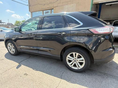 Black 2015 Ford Edge SEL