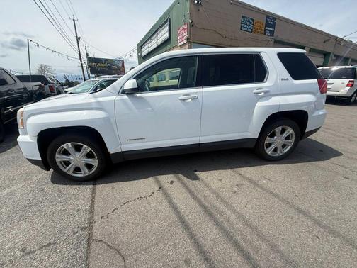 White 2017 GMC Terrain SLE-1