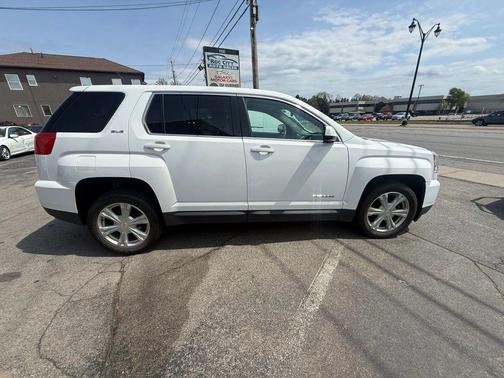 White 2017 GMC Terrain SLE-1