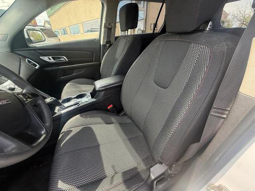 White 2017 GMC Terrain SLE-1