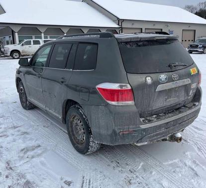 2011 Toyota Highlander SE