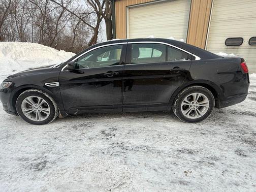 2016 Ford Taurus SEL