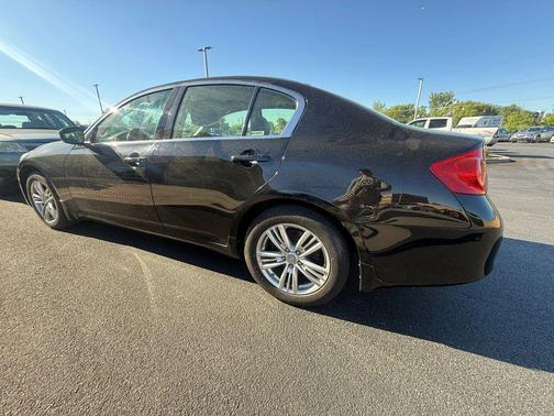 Black 2013 INFINITI G37x Base