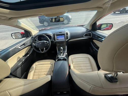 Red 2016 Ford Edge SEL