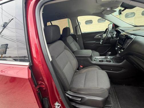 Red 2018 Chevrolet Traverse LT Cloth