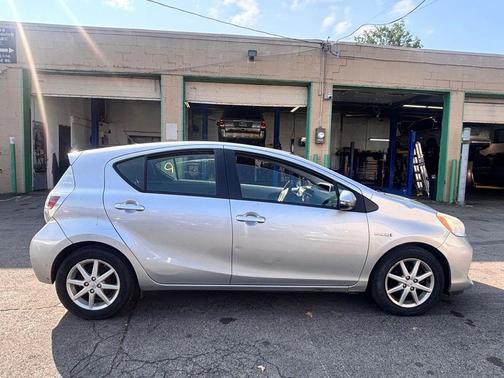 2013 Toyota Prius c Three