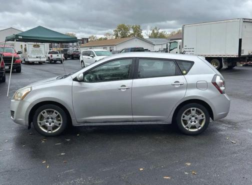 2010 Pontiac Vibe Base