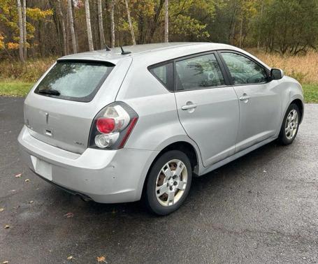 2010 Pontiac Vibe Base