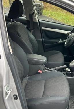 2010 Pontiac Vibe Base