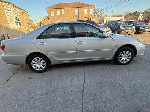2006 Toyota Camry LE