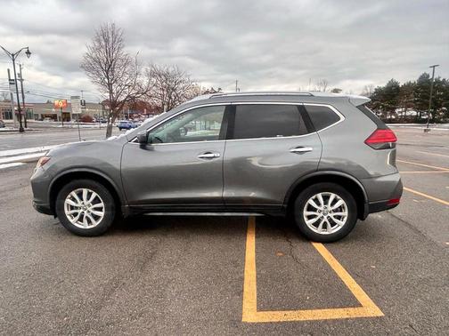 2017 Nissan Rogue SV