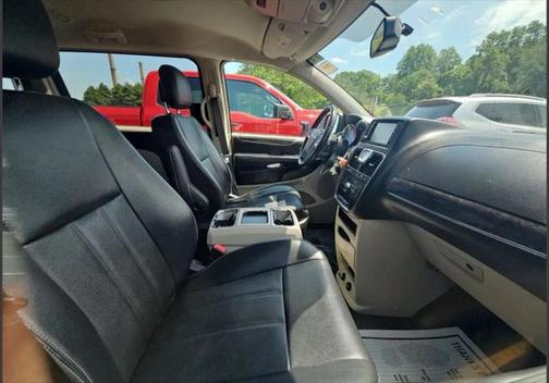 2013 Chrysler Town & Country Touring