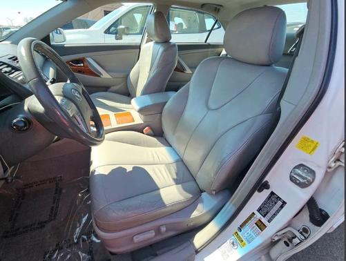 White 2011 Toyota Camry XLE