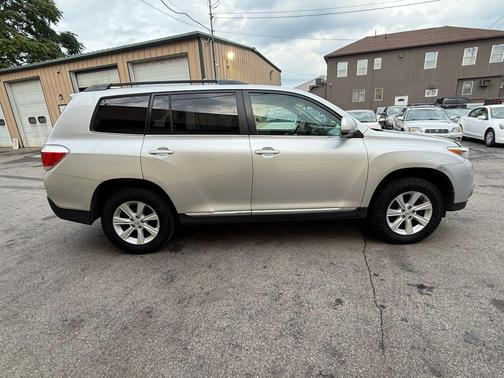 2013 Toyota Highlander SE