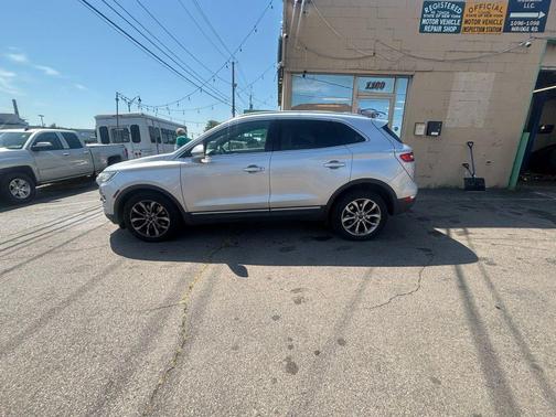 2016 Lincoln MKC Select