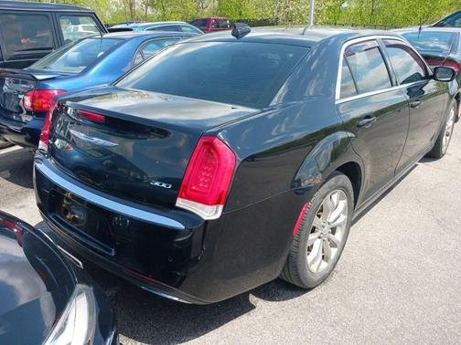 Black 2016 Chrysler 300 Limited