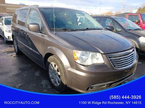 2016 Chrysler Town & Country Touring