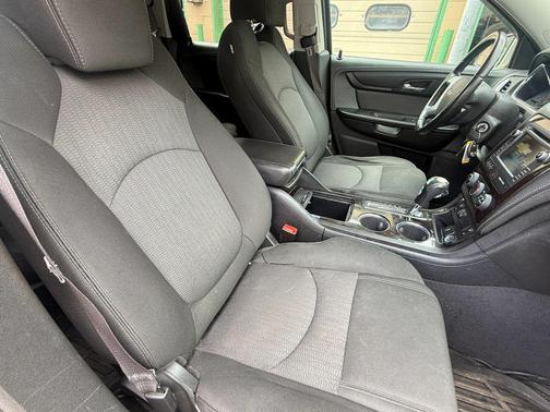 Gold 2015 Chevrolet Traverse 1LT