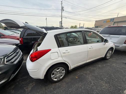 White 2011 Nissan Versa 1.8 S