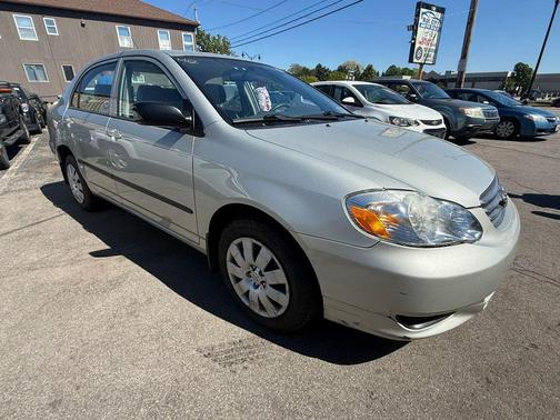 Gold 2003 Toyota Corolla LE