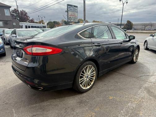 2014 Ford Fusion SE