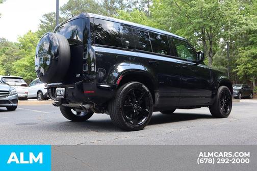 2023 Land Rover Defender 110 V8
