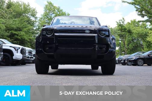 2023 Land Rover Defender 110 V8
