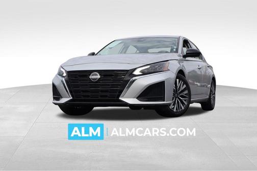 Brilliant Silver Metallic 2024 Nissan Altima 2.5 SV