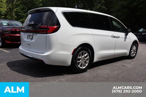 2024 Chrysler Pacifica Touring-L