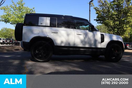 2023 Land Rover Defender 110 SE