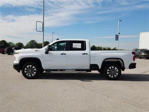 2026 Chevrolet Silverado 2500 Custom