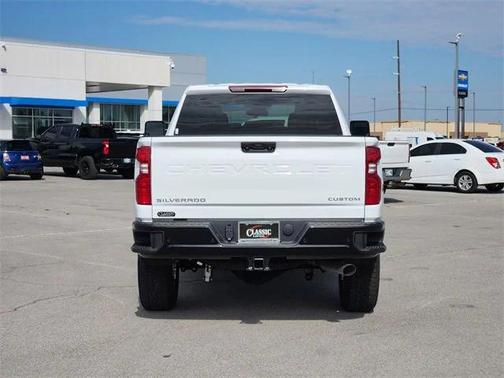 2026 Chevrolet Silverado 2500 Custom